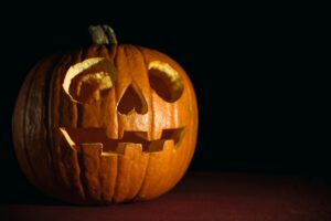 Bougeoirs d’Halloween : idées déco pour une ambiance effrayante et stylée